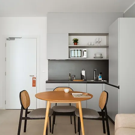 Limehome Navigli Апарт-отель Милан