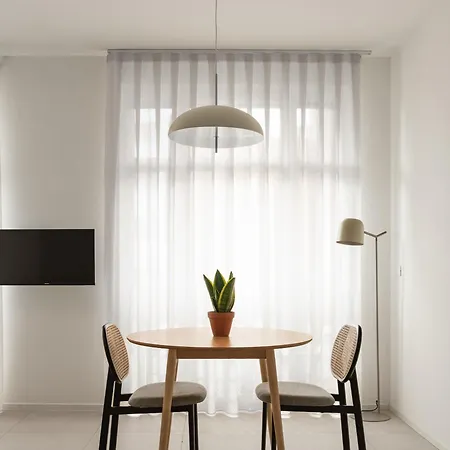 Limehome Navigli Апарт-отель Милан