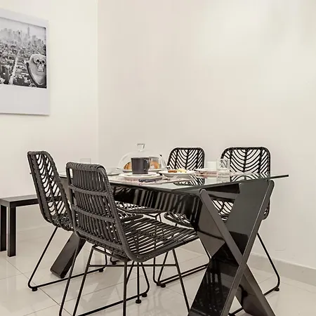 Duomo E Tribunale Luxury 2 Bedroom 2 Bathroom Milano