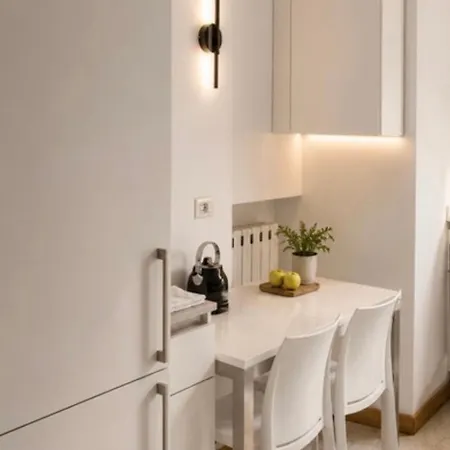 Duomo 2 Min A Piedi - 95mq Designer Con Posto Auto Privato Incluso Aria Condizionata דירה