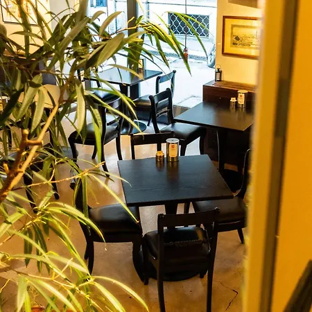 Numa Manfredo Aparthotel 3*