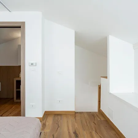 Living - Salaino דירה