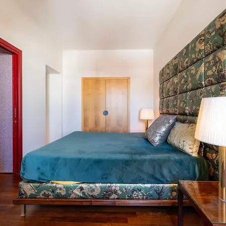 Art Luxury Skyline Views In Montenapoleone *