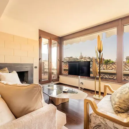 Art Luxury Skyline Views In Montenapoleone * 米兰