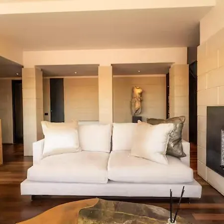Art Luxury Skyline Views In Montenapoleone *