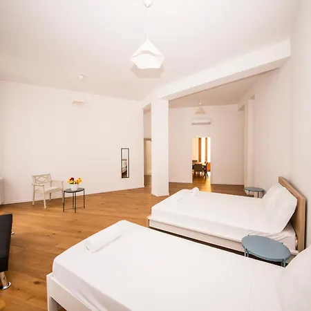 Hearth Centre Navigli Lägenhet