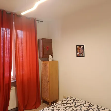 Sweet Apartment *