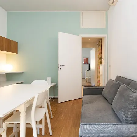 Modern Flat , Walk To Porta Garibaldi , 20 Min Duomo Lägenhet Milano