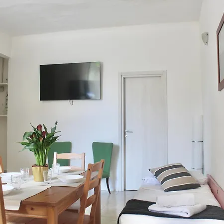 Two-bedroom 500 Meters To Bisceglie M1 * מילאנו