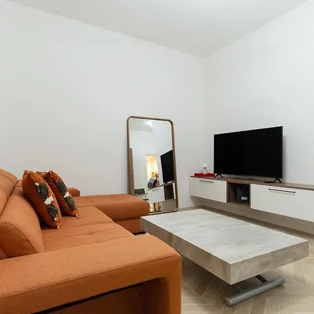Guesthost - Comfy Flat X6 In Porta Romana Appartement *