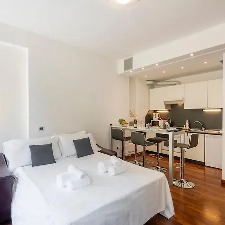 Urban Five - Bright 6th Floor Aprt -10 Min To Duomo Milaan