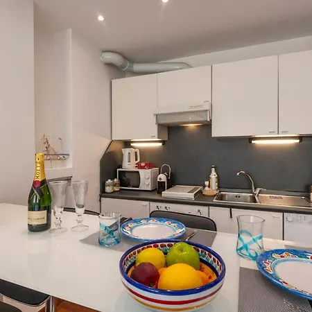 Appartement Urban Five - Bright 6th Floor Aprt -10 Min To Duomo Milaan