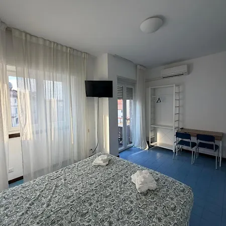 Appartement Luminoso Monolocale Con Parcheggio 403