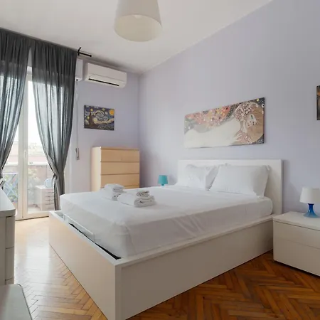 דירה Guesthost - Cozy Balcony Flat Near Porta Romana מילאנו