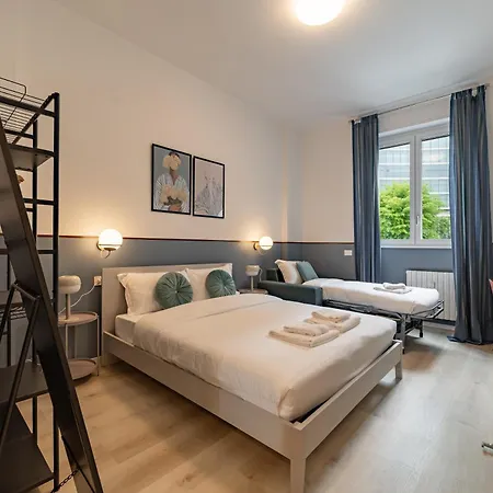 8 Minute Walk From Station Appartement