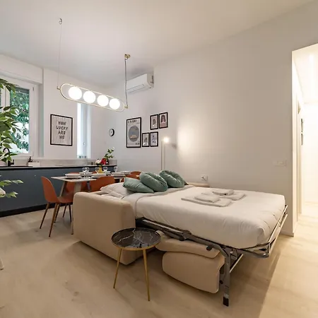 8 Minute Walk From Station Appartement *