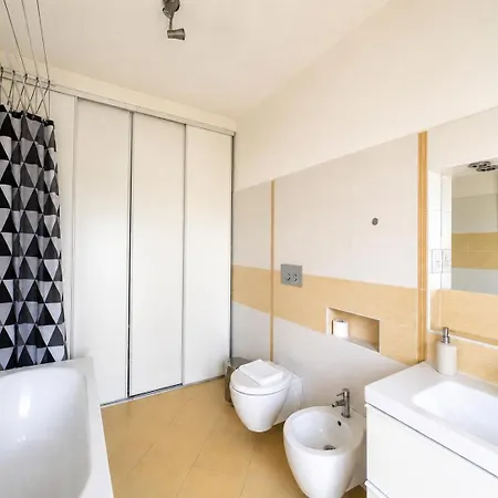 10 Min Walk To Metro M2 - Close To Forum Assago