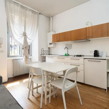 Lägenhet Modern Flat , Walk To Porta Garibaldi , 20 Min Duomo *