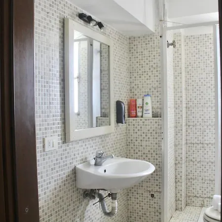 Two-bedroom 500 Meters To Bisceglie M1 Appartement Milaan