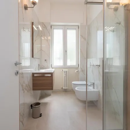 شقة Modern Large Apartment, Bocconi 10 Min Walk, Porta Romana, 4 Guests ميلان