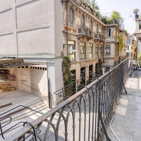 Daire Fiorichiari Exclusive - Brera's Finest Location