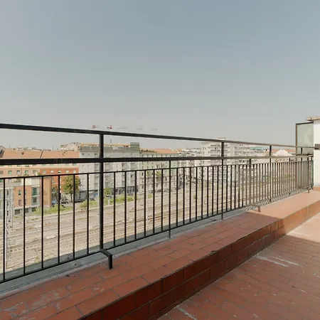 Guesthost - Spacious Terrace Flat X7 Mm2 Udine Apartamento Milán