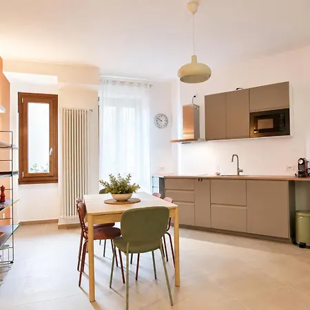Vespri Design - M4, Navigli & Centre Milano