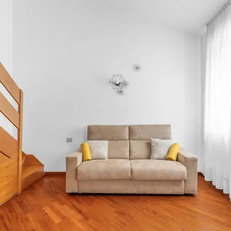 Duomo Luxury Loft ميلان