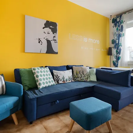 Guesthost - Cozy Balcony Flat Near Porta Romana דירה מילאנו