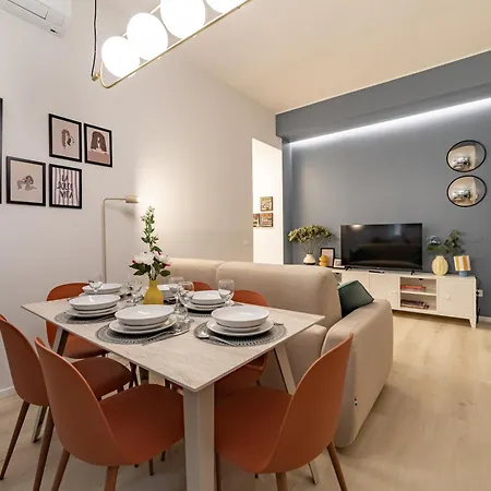 8 Minute Walk From Station * Milaan
