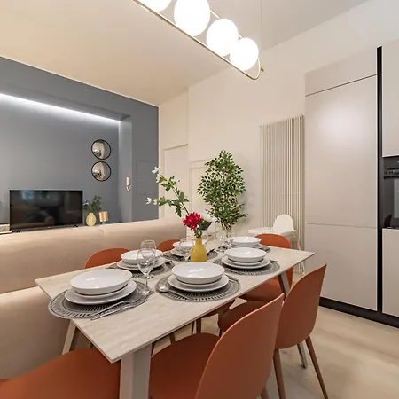 8 Minute Walk From Station Appartement