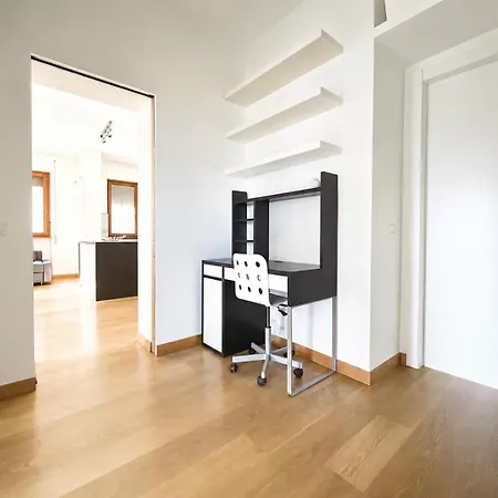 Appartement 10 Min Walk To Metro M2 - Close To Forum Assago Milaan