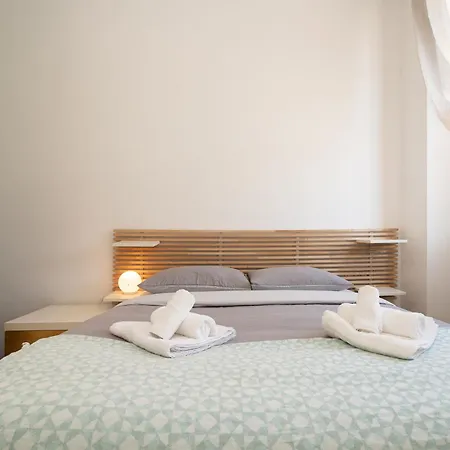 Modern Flat , Walk To Porta Garibaldi , 20 Min Duomo Milano