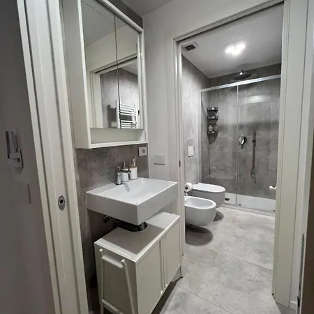 Bert - Two-room Moscova Sarpi Milaan