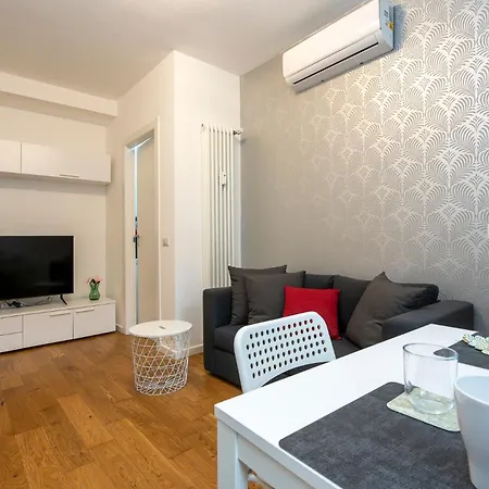 Garibaldi - 15 Minutes Walk From Brera Appartement