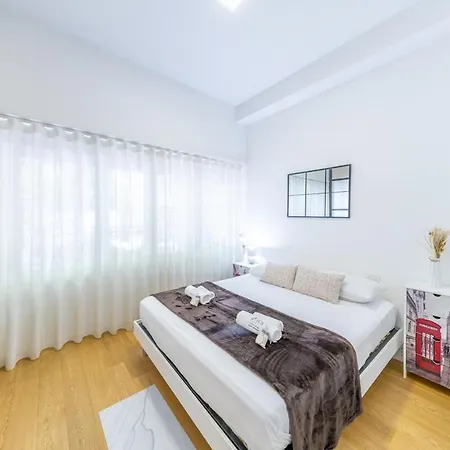 Arco Della Pace Luxurious 1-bedroom With Ac Appartement *