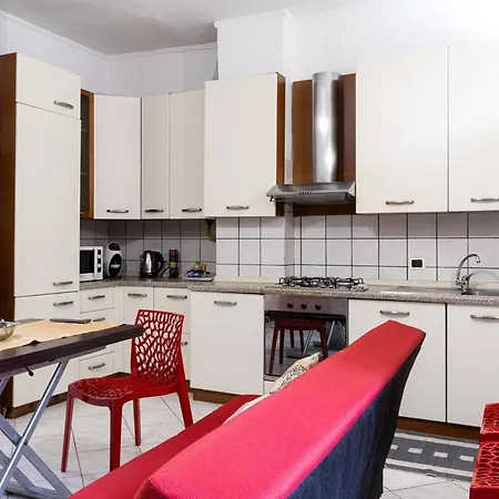Pina's Three-room Apartment, Parking Space & Garden Daire *