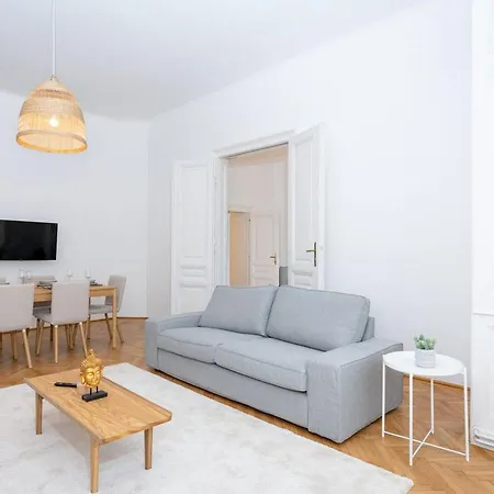 Cinque Vie House דירה