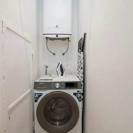 Brand New Modern Studio, Bocconi 10 Min Walk Apartamento