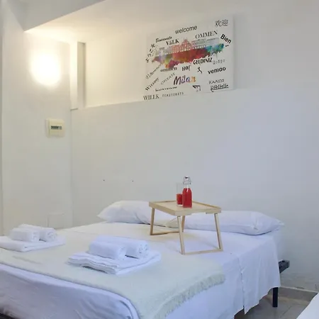 Two-bedroom 500 Meters To Bisceglie M1 *