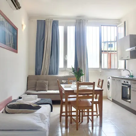 Appartement Two-bedroom 500 Meters To Bisceglie M1