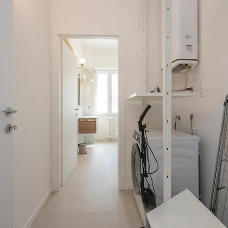 شقة Modern Large Apartment, Bocconi 10 Min Walk, Porta Romana, 4 Guests ميلان