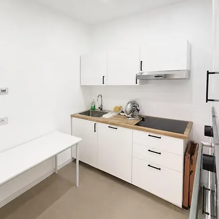 Elegant Balcony In Duomo Ac Wifi And Free Washing Mashine Appartement