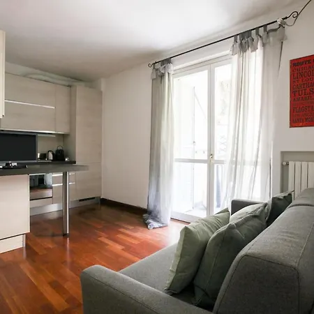 Hacca Collection - Quiet 1br With Balcony - San Lorenzo & Navigli * Milan