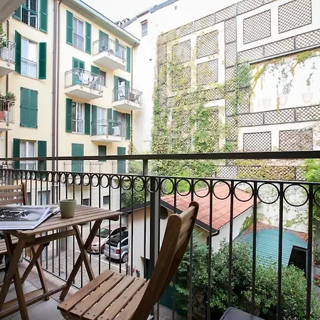 Hacca Collection - Bright 1br With Balcony - Iconic Ticinese District Apartmán Milán
