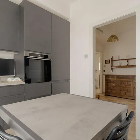 Appartement Guesthost - Spacious Terrace Flat X7 Mm2 Udine Milaan