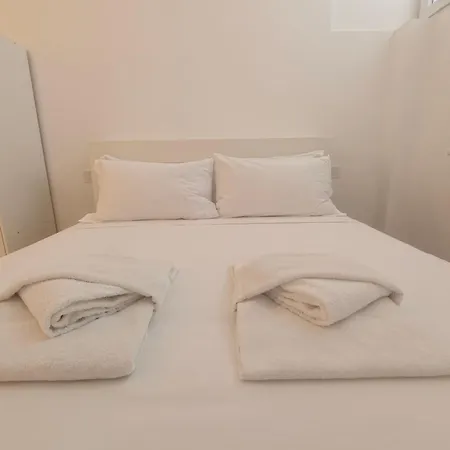 Duomo 10 Min - Spacious With Ac, Dryer & Self Check-in Lägenhet *