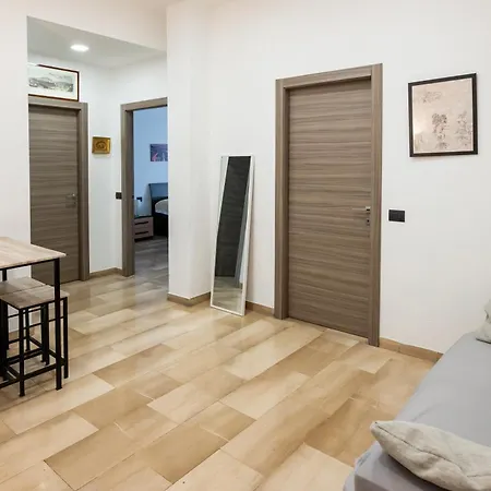 Appartement Spacious Aparment 10 Mins Walk From Duomo Milaan
