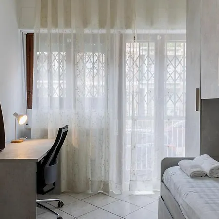 Pina's Three-room Apartment, Parking Space & Garden * Milano