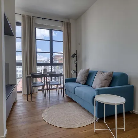 Bright 1br Near To The Center Of Lägenhet